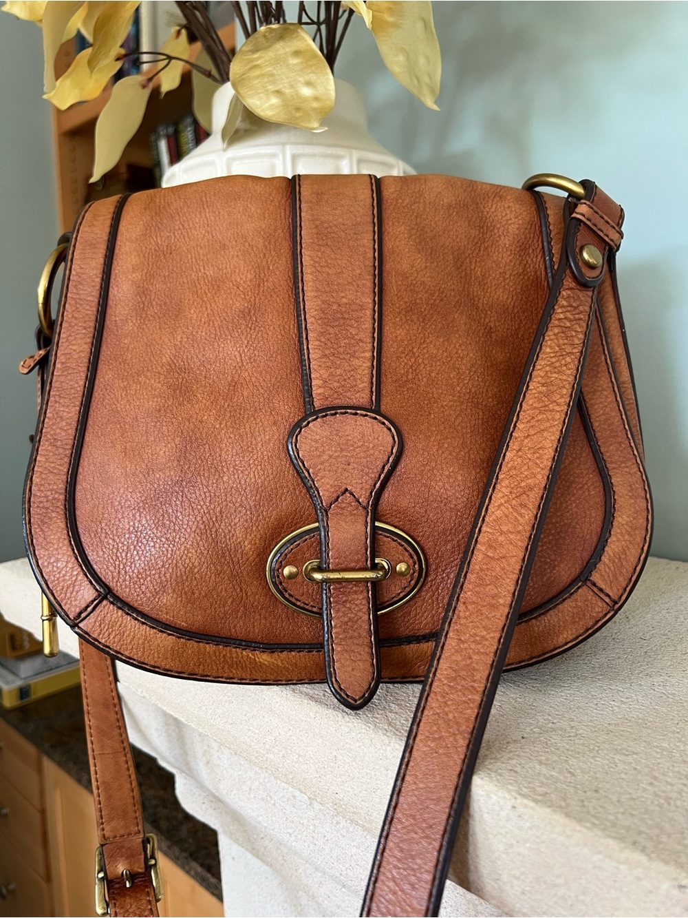 Fossil Vintage Reissue Leather Saddle Crossbody Bag Stirrup Lock